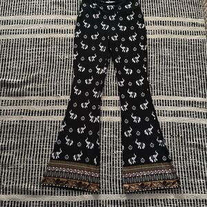 Mudd Size Medium Black & white elephant Print Boho pants
